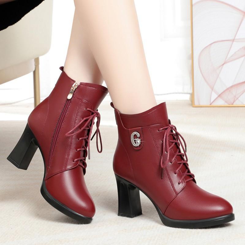 Coarse Heel Short Boots Women's Martin Boots Low Top Black British, New Winter Fleece Boots Medium Heel Spring and Autumn Single Boots