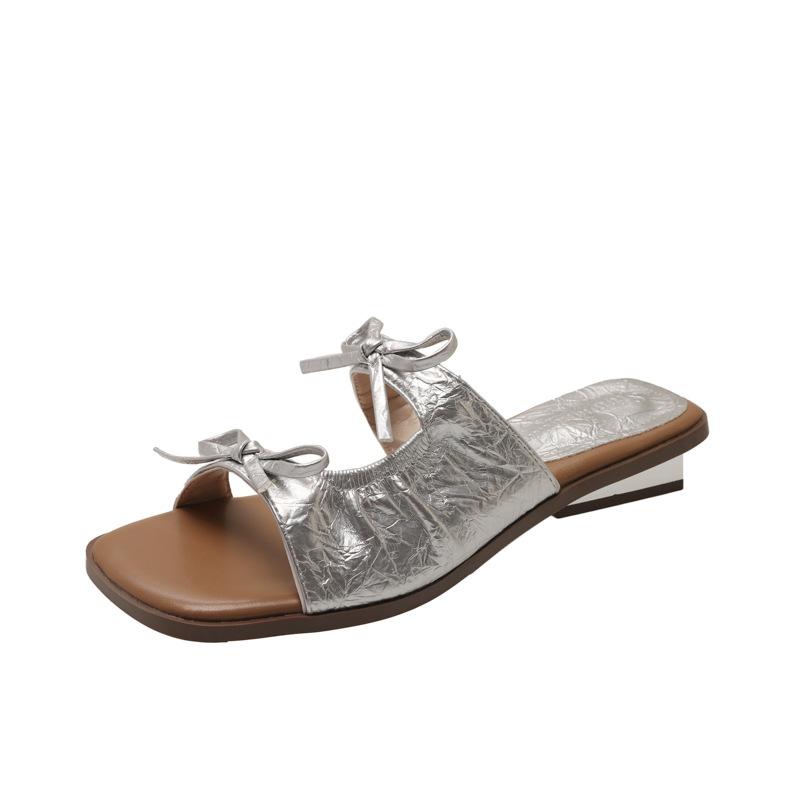New summer Korean version sandals women's beach shoes bow 2025 fairy style slippers women's summer outer thick heel slippers