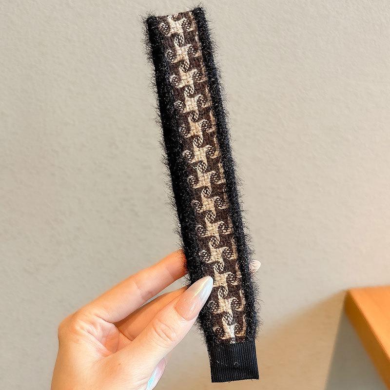 Floral Knit Choppy Bangs Sticker Headband for Women – Non-Slip Hair Magic for Washing Face.