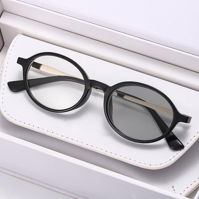 Oval Frame Photochromic High-Definition Myopia Glasses Unisex Ultra-Lightweight Comfortable Anti-Blue Light Eyewear 0 To -4.0