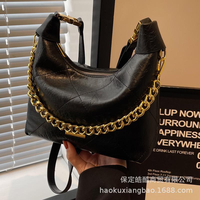 This year, popular bags for women with large capacity 2025 new autumn and winter textured rhombus chain shoulder bag popular bucket bag