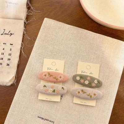1 Pair Hairpins Rounded Edges Metal Stable Grip Hand-Embroidered Flower Pattern Wide BB Clip Side Bang Hair Accessories