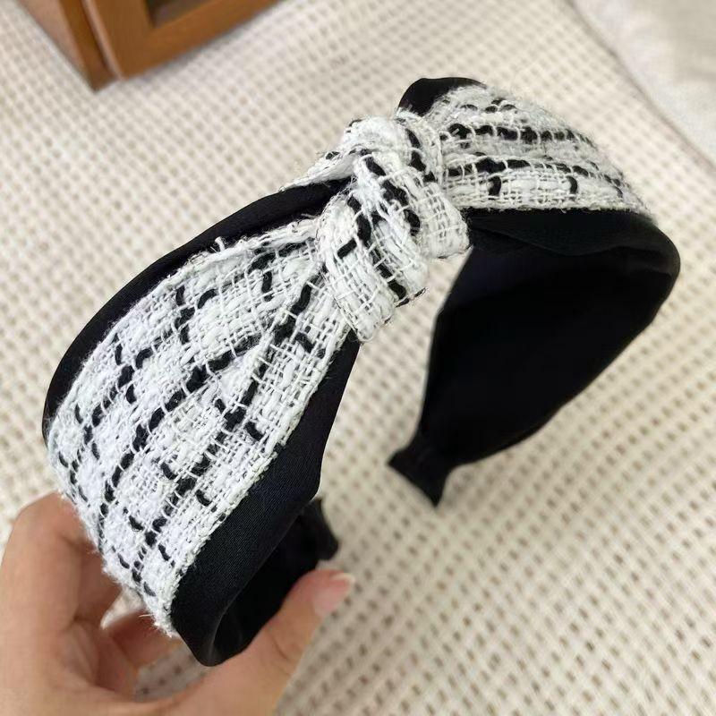 Luxurious Wide-Brimmed Headband for Women - Top Knot Design, Perfect for Autumn/Winter