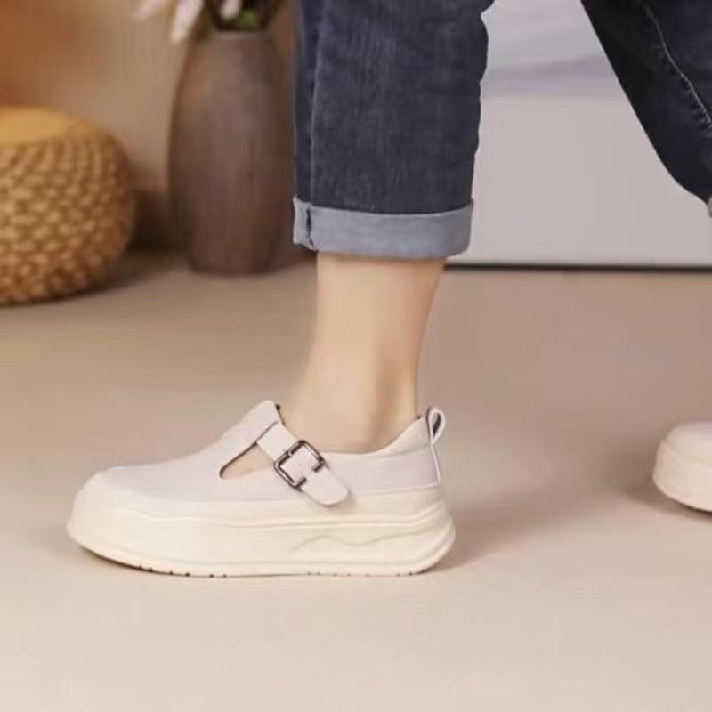 

Retro loafers women s autumn new thick-soled versatile flat-soled women s hole sandals one-pedal single shoes 35 белый