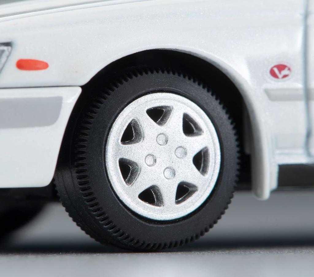 Tomica Limited Vintage Neo 164 Scale LV-N259a Nissan Laurel 2500 Twin Cam 24V Medalist V White 1992 Model (Finished Model) 316879