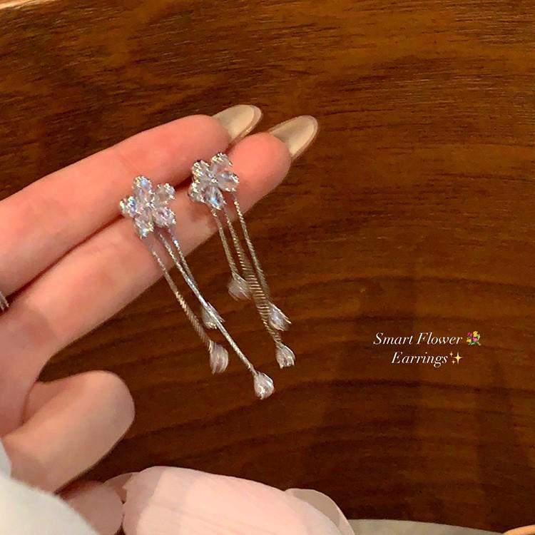Rhinestone Butterfly Tassel Asymmetrical Earrings – Elegant Minimalist Light Luxury Design