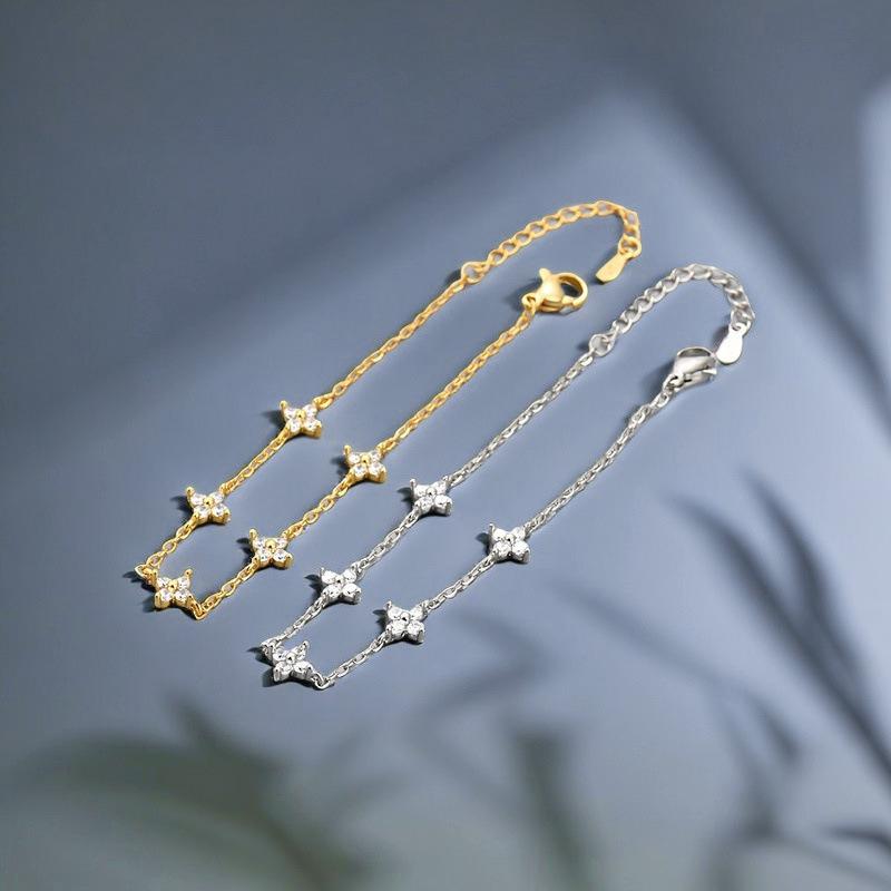 Women's Elegant Star Clover Zirconia Bracelet with Rhinestones