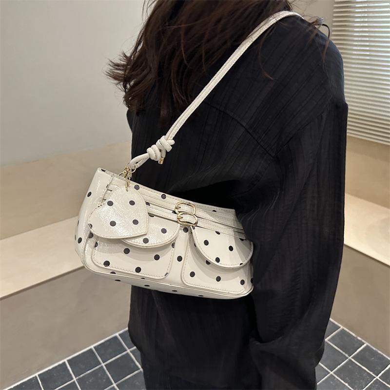 Sac à main rétro grande capacité à pois Boucle métallique Sacs bandoulière en cuir Sacs d'aisselle mode Avec pendentif