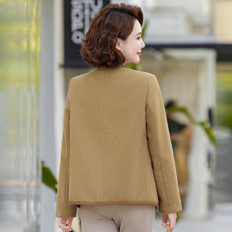 New Middle-aged Mother Autumn Jacket Fashionable Large Size Middle-aged and Elderly Women's Fashionable Small Fragrance Tweed Top