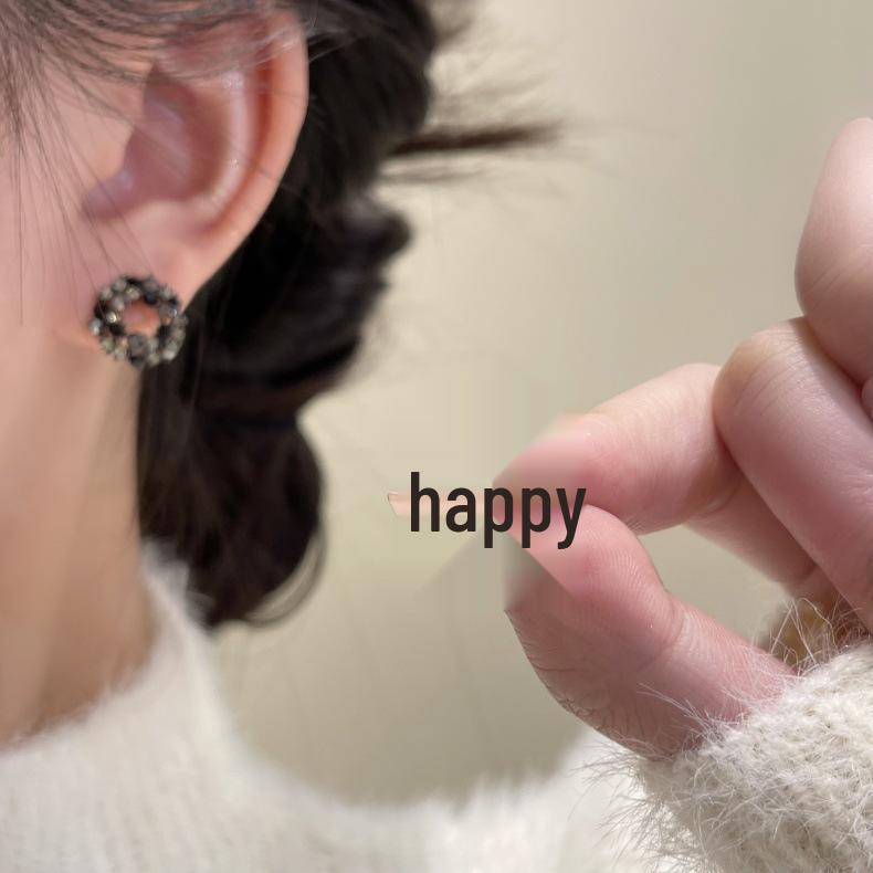 Sophisticated Black Zirconia Floral Round Stud Earrings – Elegant, Luxurious, and Versatile Accessories.