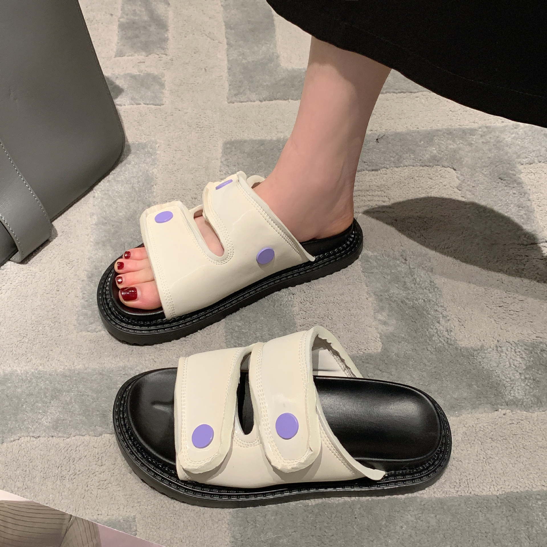 

Retro and versatile high-end thick-bottomed one-word slippers for women s summer wear 2025 new lightweight height-increasing cool slippers are comf 40 бежевый