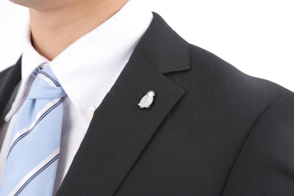 Don Flyee Baby Penguin Pin Badge, Cute and Funny Animal Motif, Butterfly Clutch Accessory, Alloy, C0075