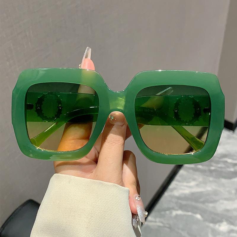 Elegant Green Oversized Sunglasses Women Trendy Big Frame Square Gradient Eyewear Luxury Designer Sun Glasses