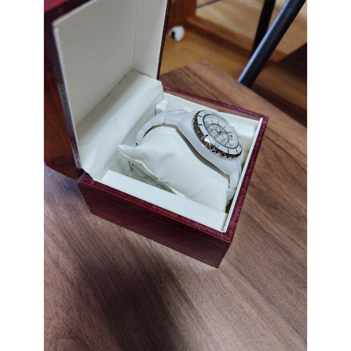 Used White ceramic automatic watch