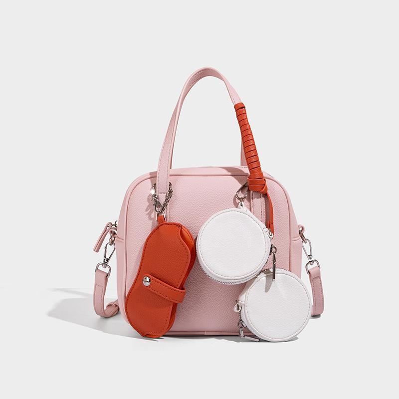 

2025 Spring/Summer New Fashion Handbag, Niche Design, High-End Commuting Versatile Single-Shoulder Crossbody Small Square Bag розовый