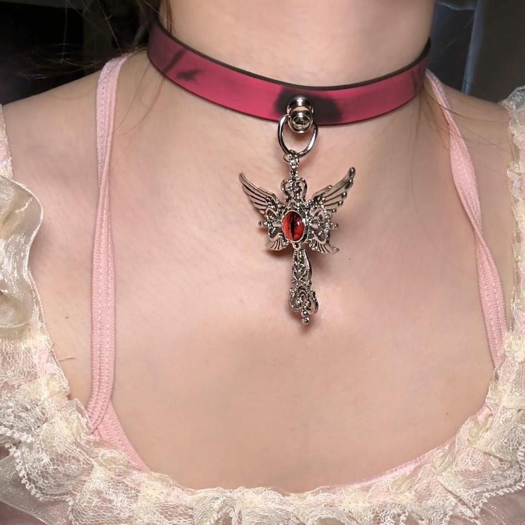 Chique Pittige Meisje Leren Bel Choker Ketting – Uniek Minderheidsontwerp