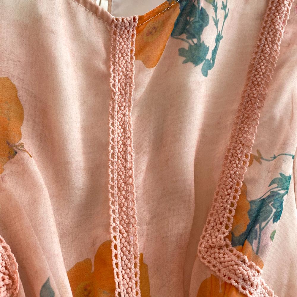 Осеннее винтажное женское длинное платье в стиле пэчворк с цветочным принтом — фото 9