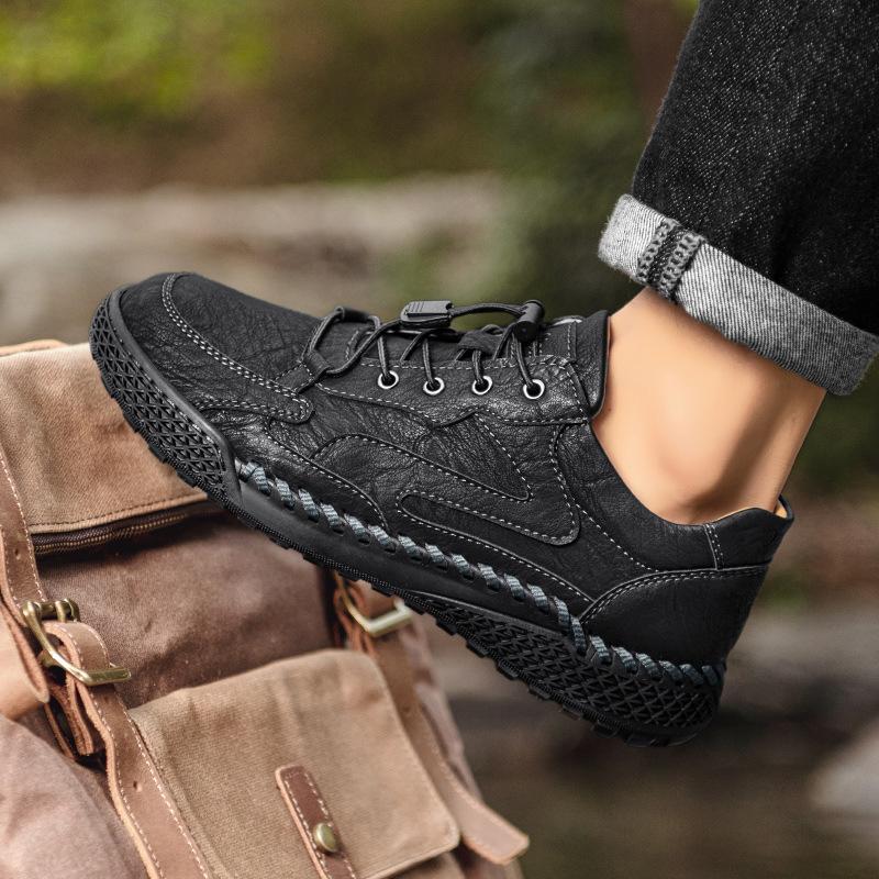 Fashion Outdoor Handmade Men Shoes Casual Slip On Loafers Breathable Leather Shoes Men All-match Flats Fashion Moccasins Walking Shoes