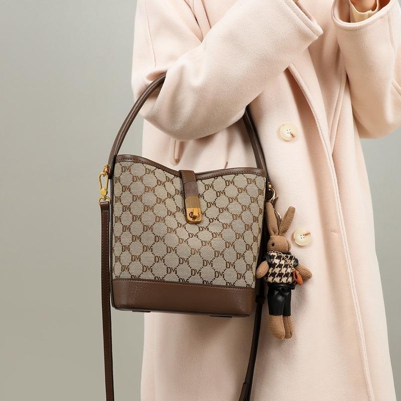 Bag Women's New Summer Bucket Bag Crossbody Bag Mom Versatile Light Luxury Portable Shoulder Bag Luggage