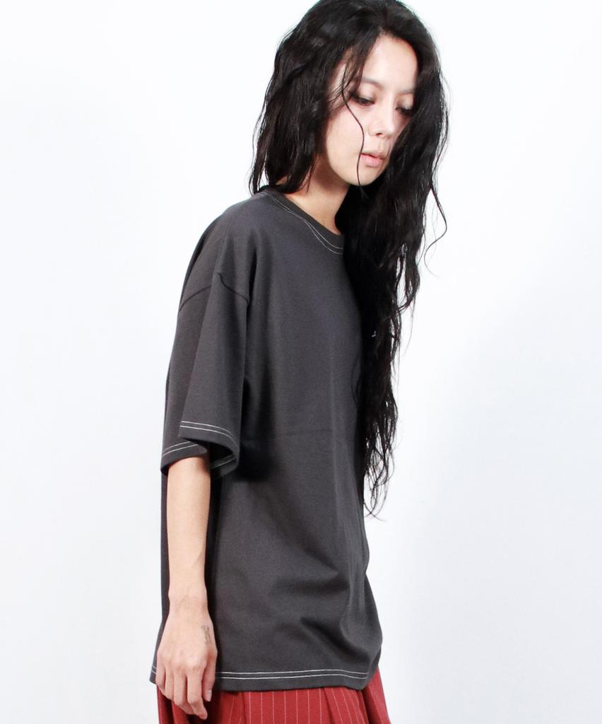 Deumakeu Outstitch Boxy Short Sleeve Tee - Charcoal