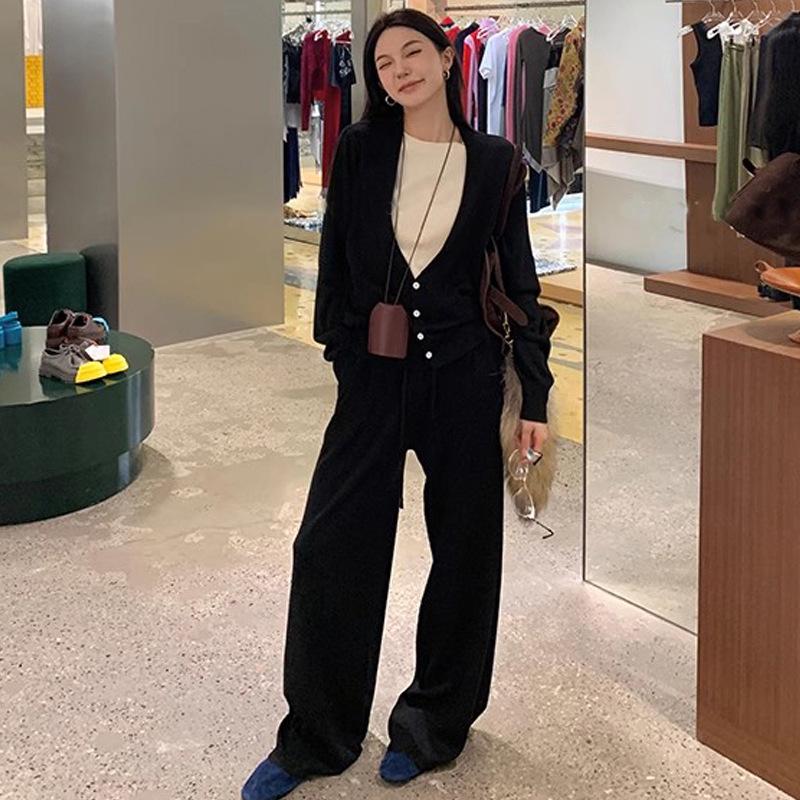 Korean Style Maternity Faux Two-Piece Button-Down Knit Sweater & Wide-Leg Pants Set - Spring 2026 2XL