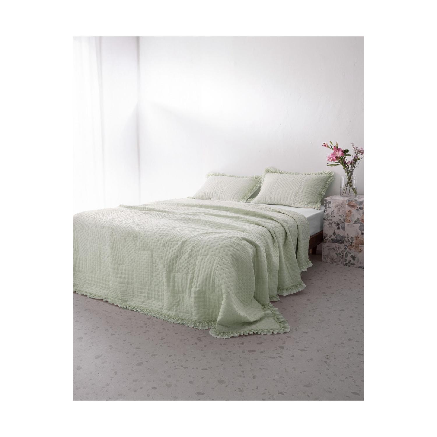 

Medus Double Bed Cover - Mint Green м ята зелений колір