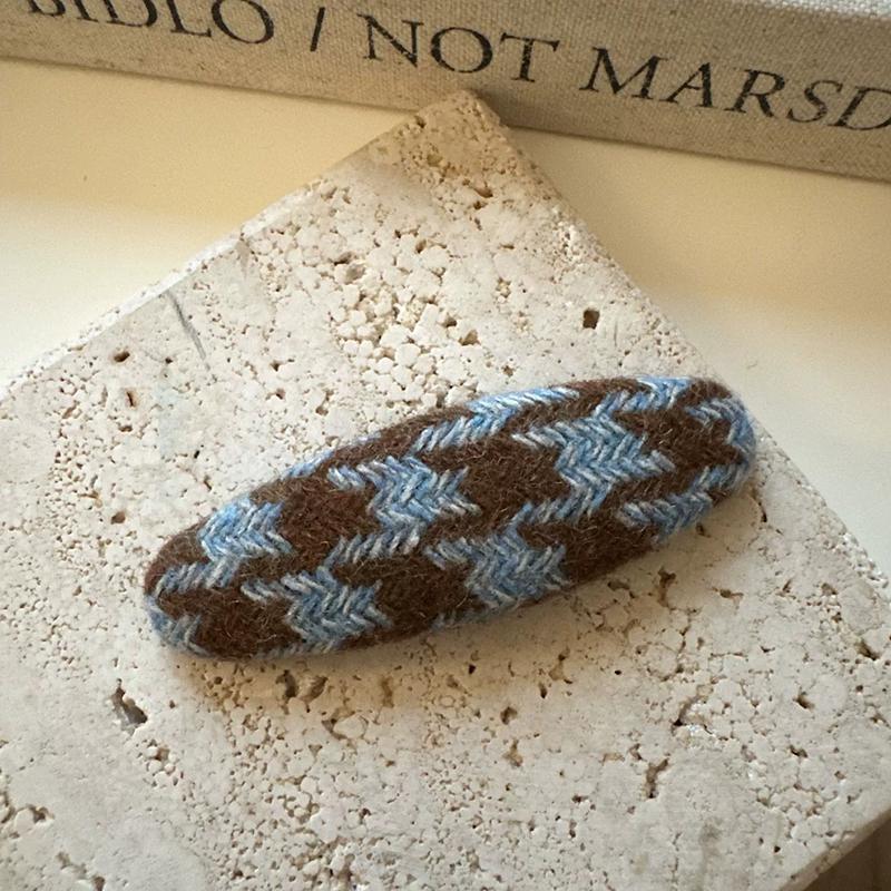 Retro Vintage Style Plaid Fabric Hair Clip Women Autumn Winter Side Clip Broken Hair Bangs Hair Accessories Daily Wear Gifts