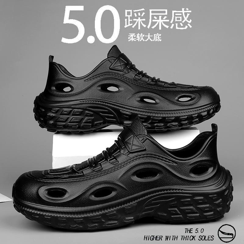 Hole Shoes Men's New 2025 Summer Casual Breathable Light Stepping On Shit Outdoor River Wading Beach Sandals