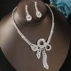 Luxuriöses Set mit funkelnden Diamanten, Halskette und Ohrringen, Premium-Feeling, zweiteiliges Brautschmuckset