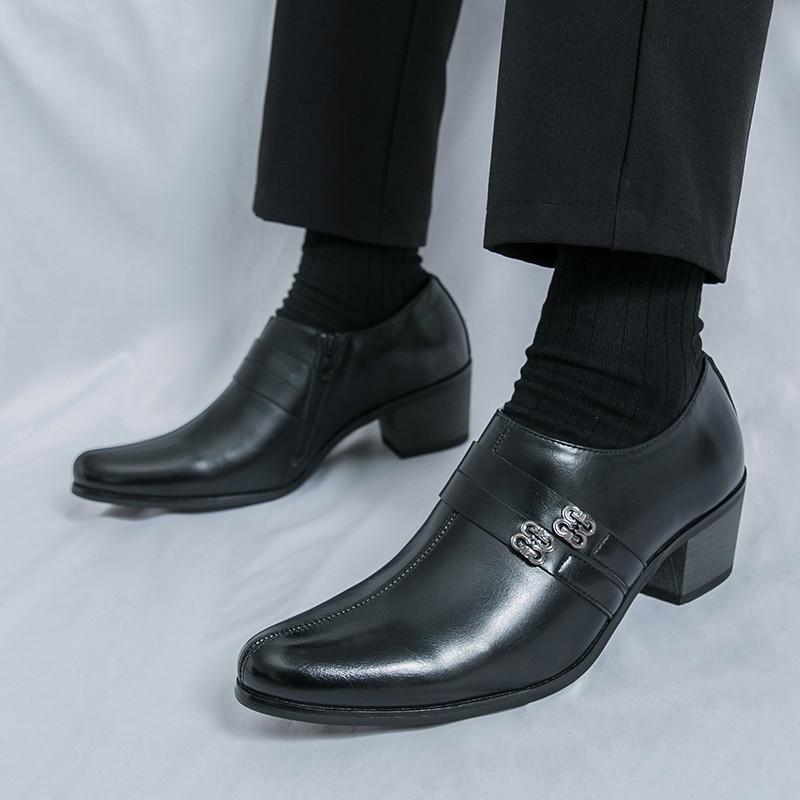 Neue Britische Herren Spitzschwarze Absatzsteigernde Lackleder Schuhe Männliche Hochzeitsanzug Formelle Schuhe Zapatillas Hombre