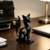 Fine Craftsmanship Collectibles Minimalist 3D Printed Cat Figurine, Decorative Animal Statue Ornament, Creative Unique Pla Figurines Small Desktop