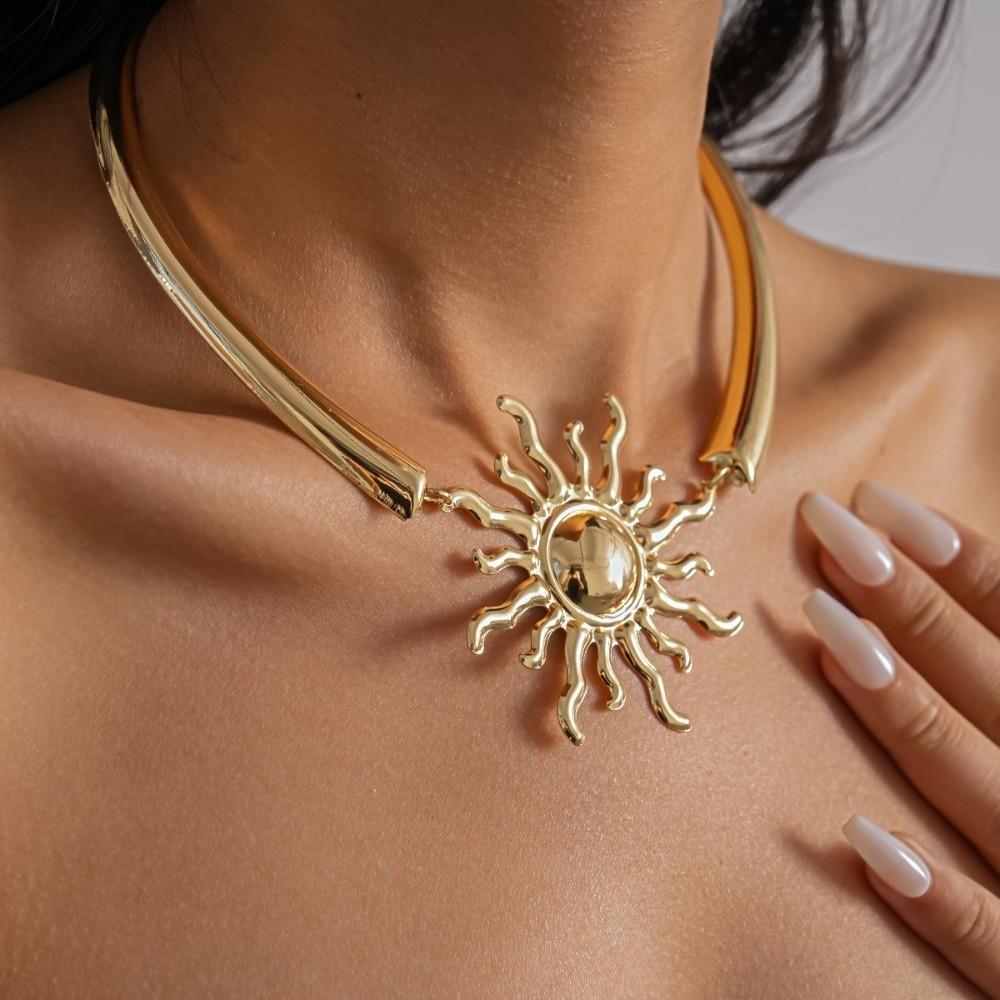 Exaggerated Sun Pendant Choker Minimalist Design Clavicle Chain Statement Collar Necklace  Gift