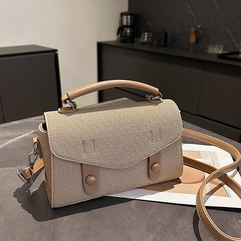 Popular Small Bag Women's Summer New Fashion Messenger Bag Portable Mailman Small Square Bag