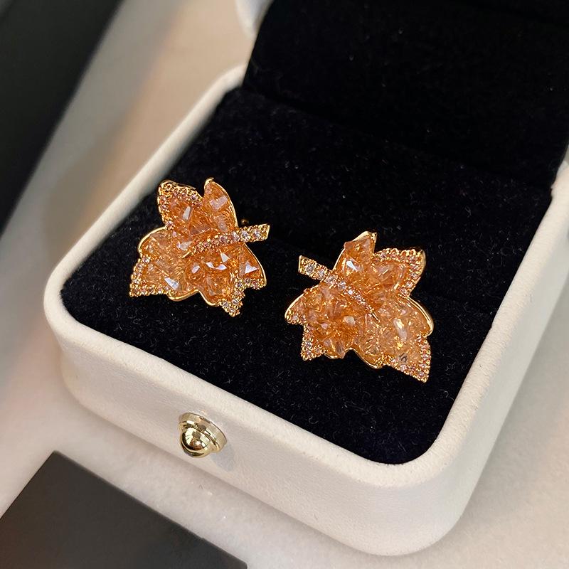 14k Gold Maple Leaf Pearl Necklace with Zircon - Elegant Versatile Jewelry Set