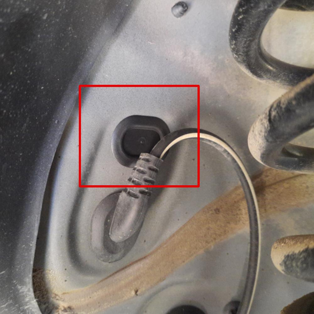 1X N90630001 Car Wheel Base Hole Cover Spout Plug Cover Grommet Clip 20x30mm For VW Tiguan 5N 2007 2008 2009 2010 2011 - 2016