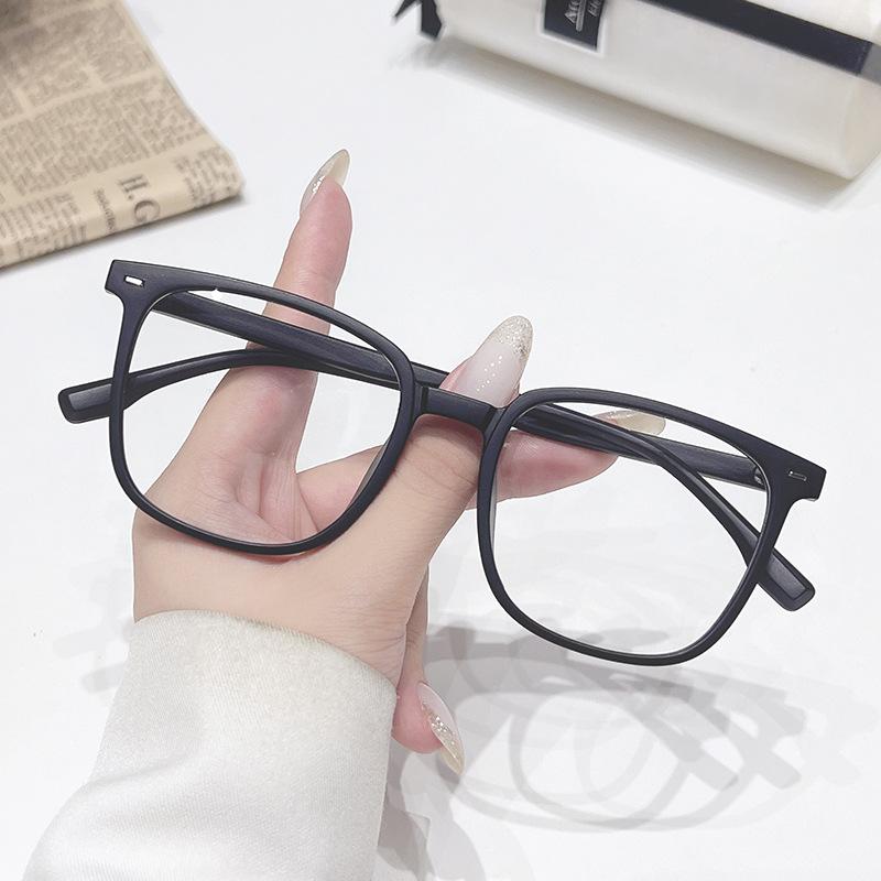 Fashionable Square Myopia Glasses for Men and Women, Flat Light Glasses, Polygonal Glasses, Soft Black Anti Blue Light Glasses