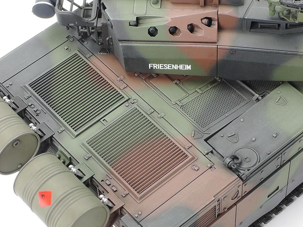 Tamiya 1/35 Military Miniature Series Leclerc (Series 2) Plastic Model Kit