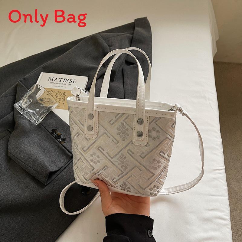 Chinese Traditional Handbag With Water Bucket Shape And Pu Material For Daily Use