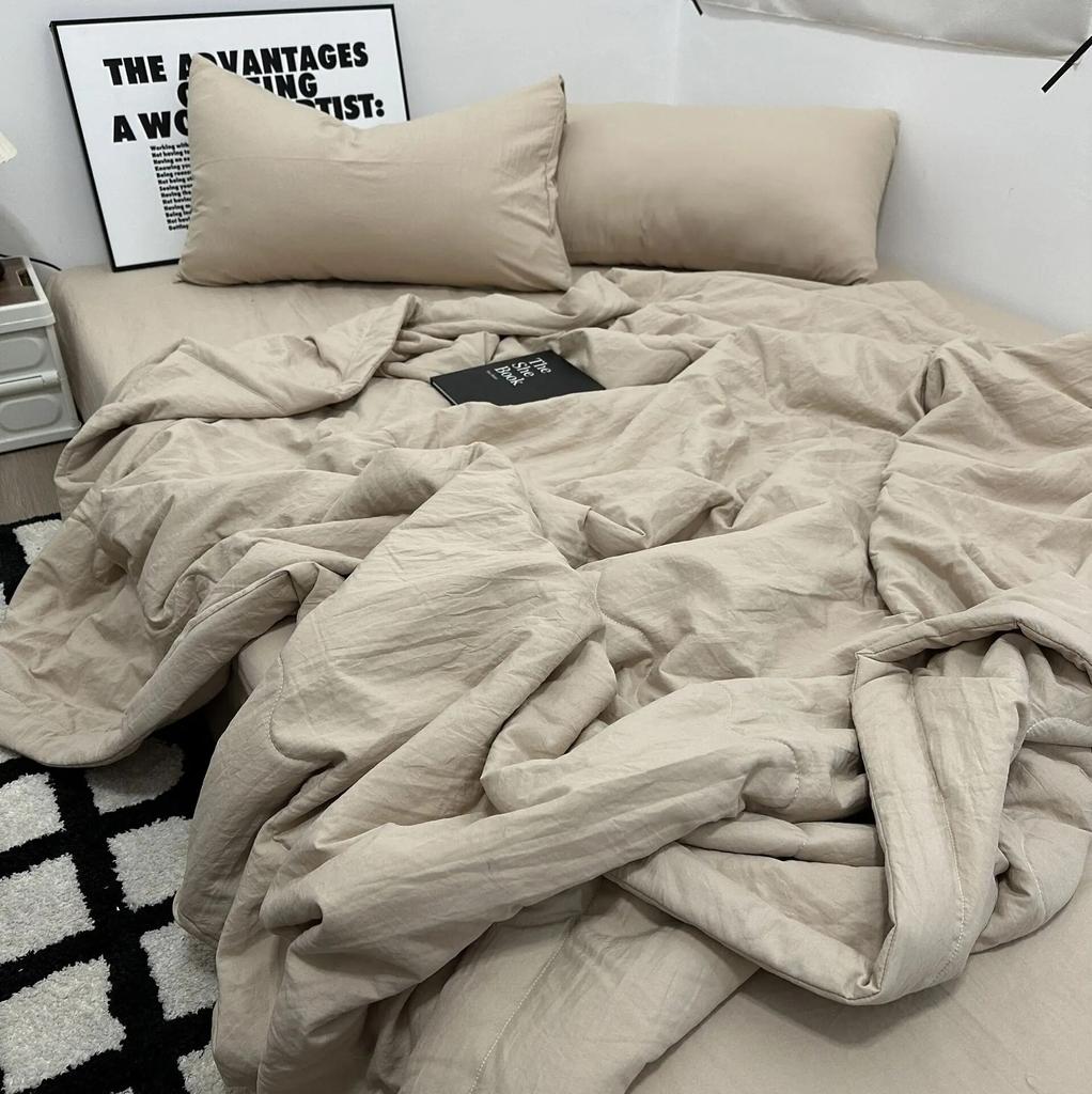 Summer Blanket Set Japanese Solid Colour Simplicity Summer Comforter Set Soft Thin Quilt Bed Sheet Pillowcase 4pcs Bedding Set