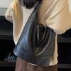 Large-capacity commuter bag Korean version niche simple shoulder bag women's 2025 autumn new high-value bucket bag
