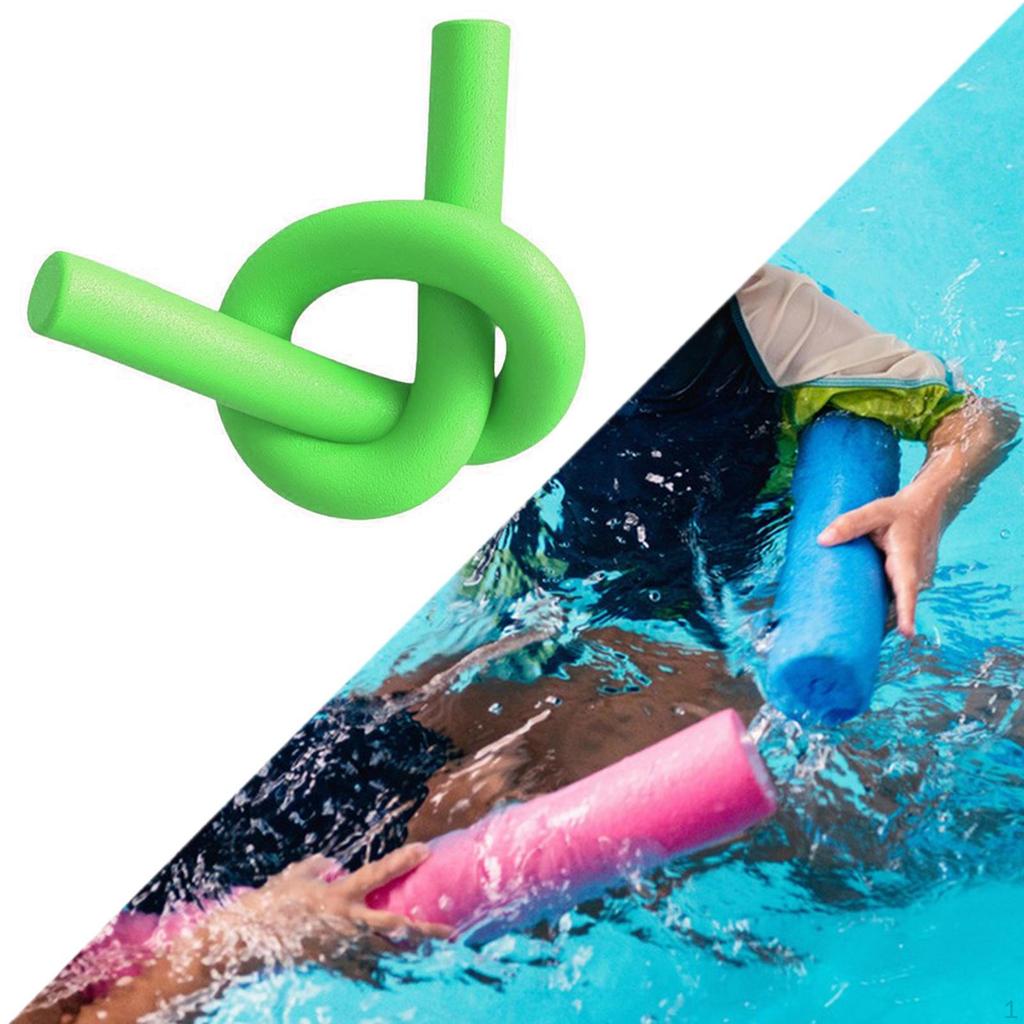 Schwimmnudel aus Schaumstoff zum Schwimmen im Pool