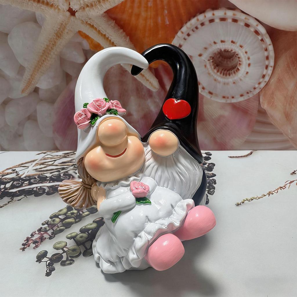 Valentine's Day Tiny Gnomes Resin Decoration, Handmade, Sweet Couple Anniversary Home, Dining Table Decoration Gift