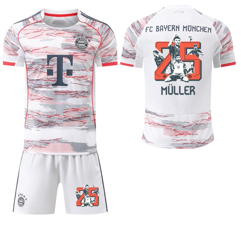 

Футбольная форма Баварии на выезд 2025-26 №9 Кейн №25 Мюллер, Юбилейное издание в честь прощания 26