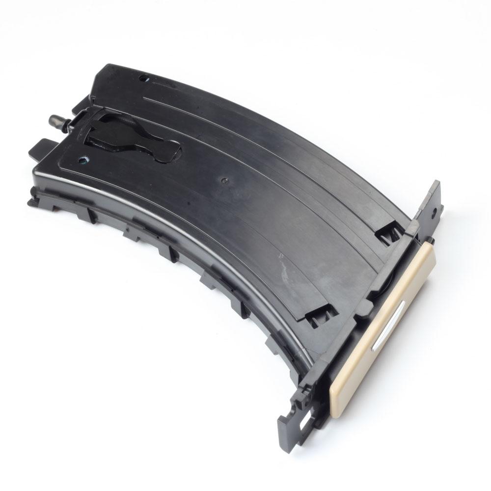 New Left/Right Car Front Drink Cup Holder Water Cup Drink Holder Cup Holder Stand For BMW E90 E91 E92 E93 Retractable