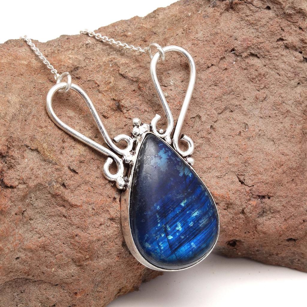Labradorite Necklace Blue  Natural Beads  Gifted Pendant Cts