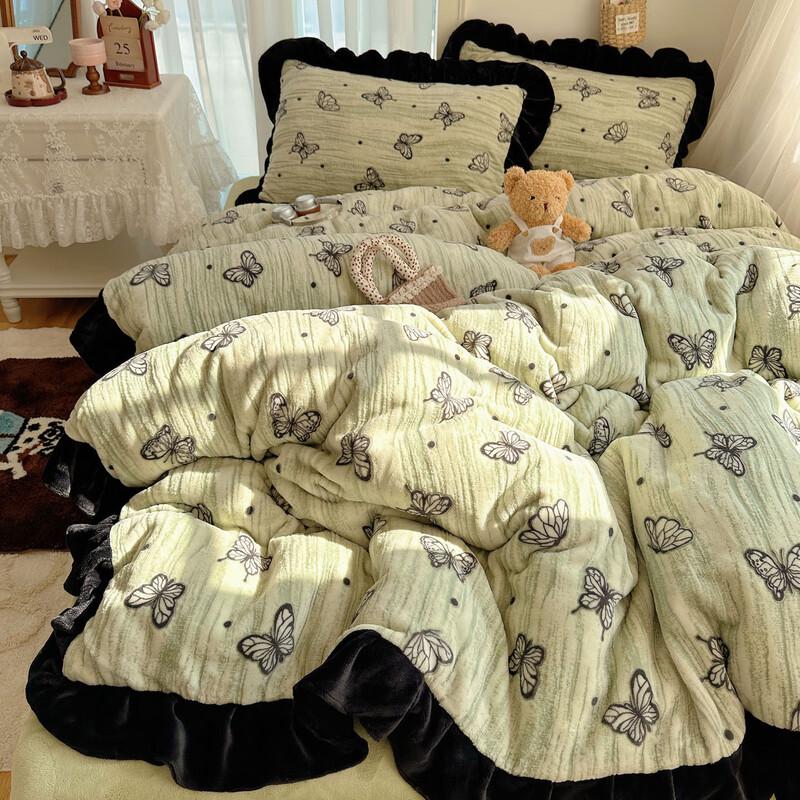

Lilang Milk Lace Coral Fleece Bedding Set