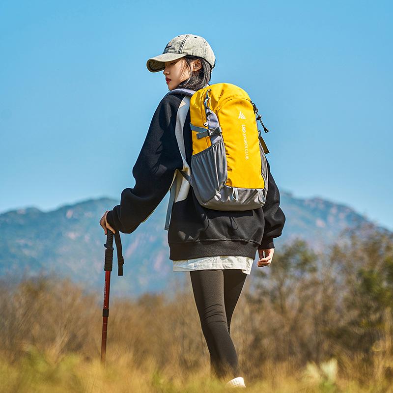 Neuer Guochao Farbabstimmung Wanderrucksack Herren und Damen Leichtgewicht Outdoor Sport Schultern Wasserdicht Professionell Multifunktion