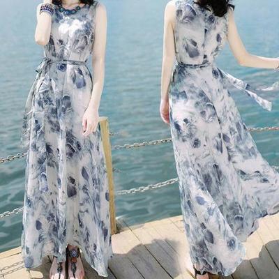 2023 Sommer Ärmelloses Milchseiden-Sommerkleid: Schlankes, langes Strandurlaubskleid mit Rundhalsausschnitt.