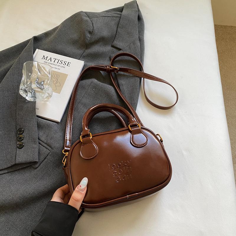 Premium niche bag women's autumn and winter retro new versatile niche messenger bag portable small square bag