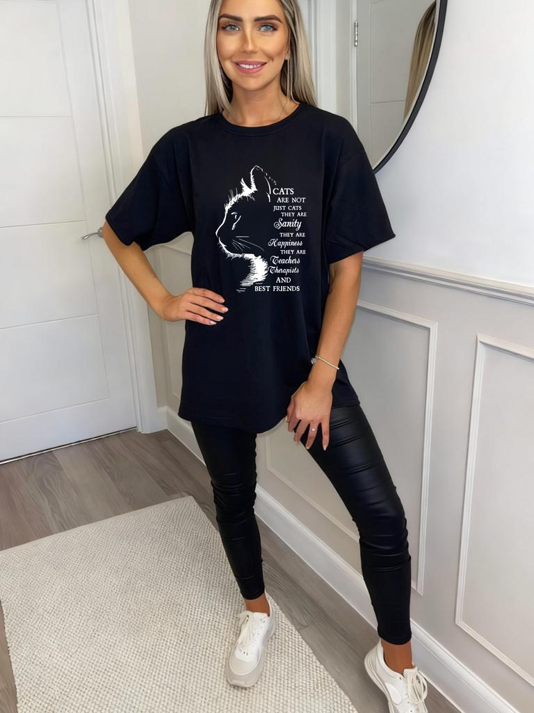 Übergroßes T-Shirt Schwarze Katze Silhouette Und Inspirierendes Zitat Über Katzen Für Freizeitkleidung Und Alltagsstil
